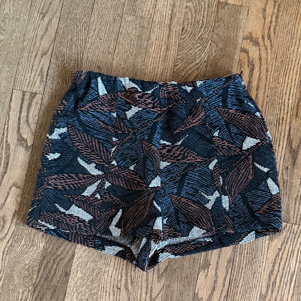 Zara Trafaluc Jaquard High-Waist Leaf-Print Shorts in Black Multicolor Sz S